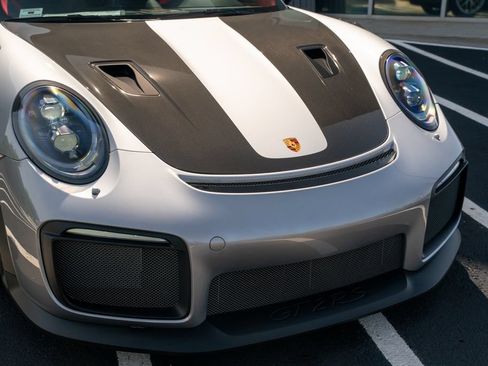 Used 2018 Porsche 911 GT2 RS RWD image 5