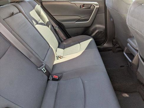 Used 2019 Toyota RAV4 LE w/ Carpet Mat Package image 17