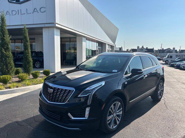 Used 2025 Cadillac XT5 Premium Luxury FWD image 2