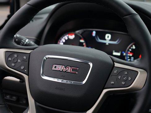 Used 2024 GMC Terrain Denali image 17