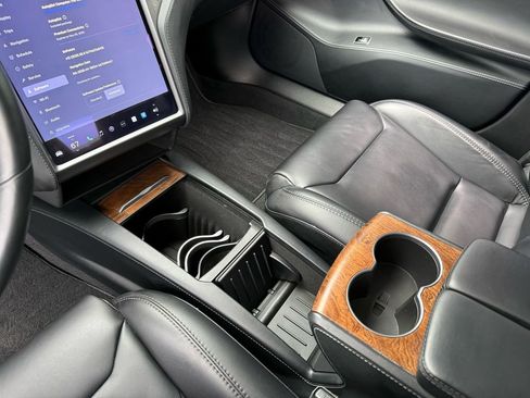 Used 2020 Tesla Model S AWD image 29