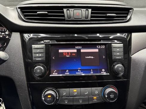 Used 2019 Nissan Rogue Sport S w/ Appearance Package image 17