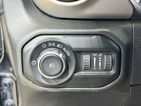 Used 2018 Jeep Wrangler Sport AWD/4WD image 35