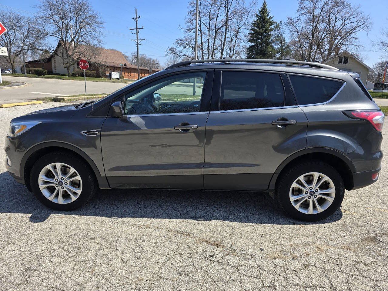 Used 2017 Ford Escape SE w/ Equipment Group 201A AWD/4WD image 5