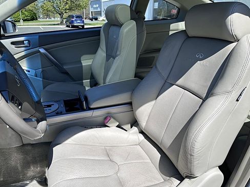 Used 2004 INFINITI G35 Coupe w/ Premium Pkg RWD image 4