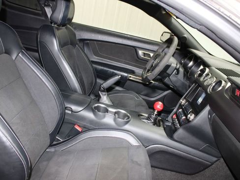 Used 2016 Ford Mustang Shelby GT350 w/ Technology Package RWD image 25