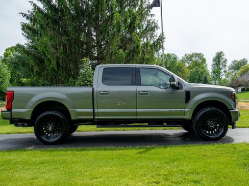 Used 2019 Ford F250 Lariat AWD/4WD image 2