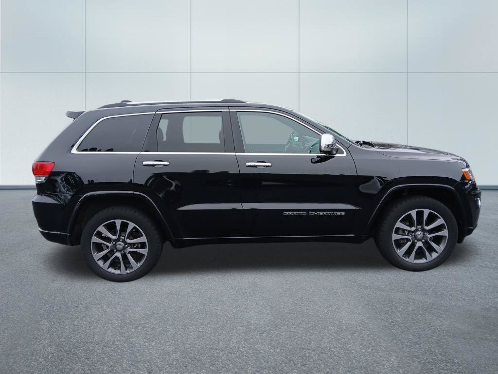 Used 2018 Jeep Grand Cherokee Overland AWD/4WD image 9