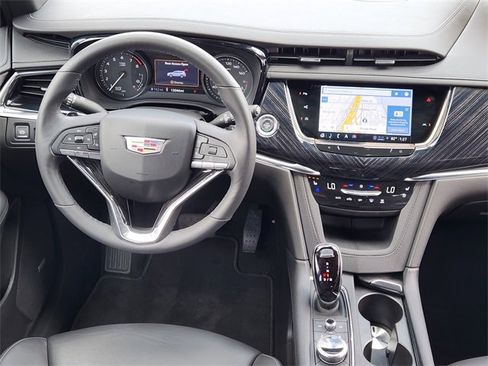 Used 2023 Cadillac XT6 Premium Luxury w/ Technology Package image 28