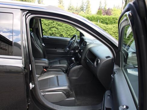Used 2011 Jeep Compass Limited AWD/4WD image 13