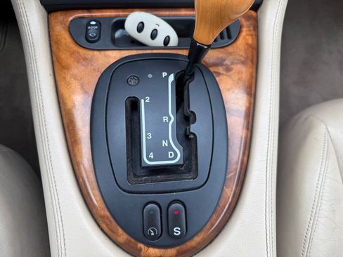 Used 2000 Jaguar XK8 Convertible RWD image 19