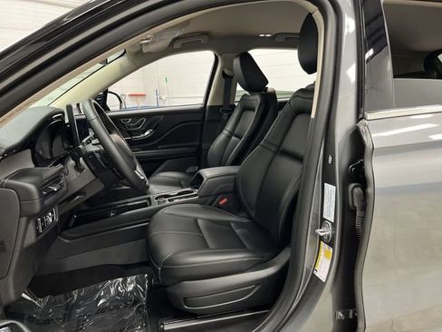 Used 2024 Lincoln Corsair AWD image 4
