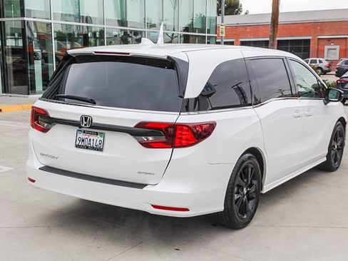 Used 2024 Honda Odyssey Sport image 5