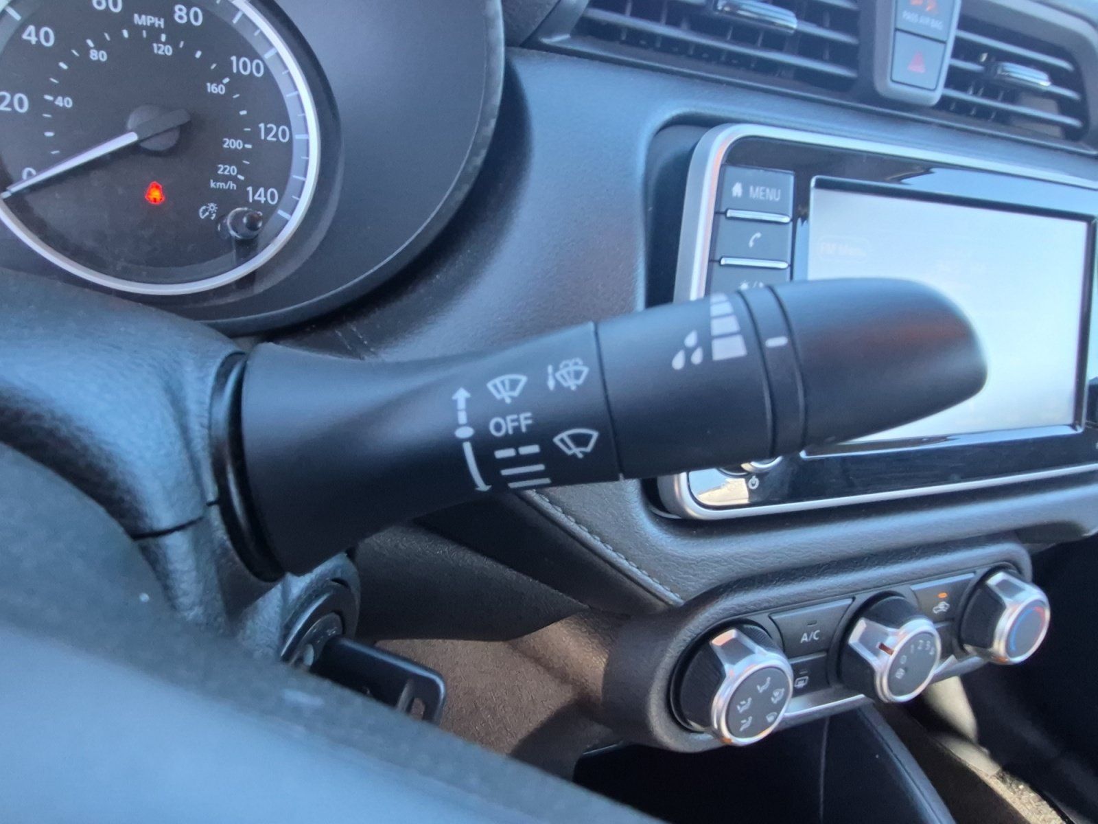 Used 2025 Nissan Versa S FWD image 30