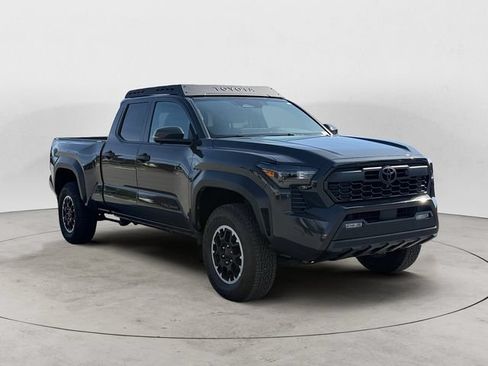 Used 2024 Toyota Tacoma TRD Off-Road w/ TRD Off Road Premium Package AWD/4WD image 3