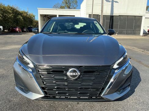 Used 2024 Nissan Altima 2.5 SV image 11