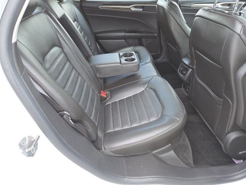 Used 2013 Ford Fusion Energi SE FWD image 19