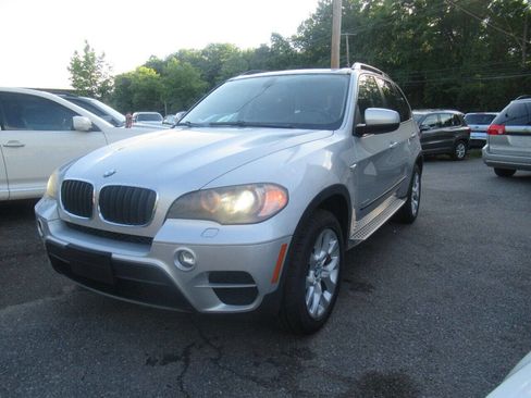 Used 2011 BMW X5 xDrive35i image 5