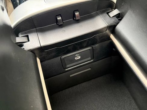 Used 2026 Mercedes-Benz C 300 4MATIC Sedan image 28