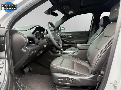 Used 2023 Chevrolet Traverse High Country image 9