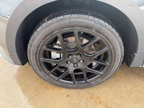 Used 2021 Ford Edge ST image 11