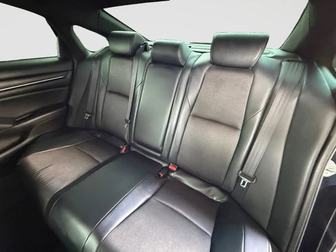 Used 2018 Honda Accord Sport image 15