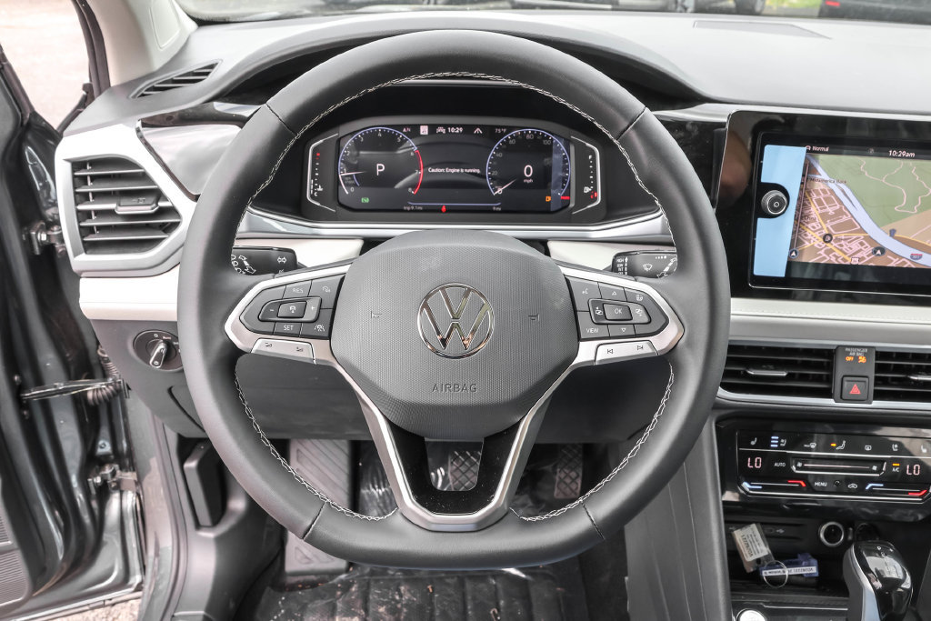 Used 2026 Volkswagen Taos SEL AWD/4WD image 19