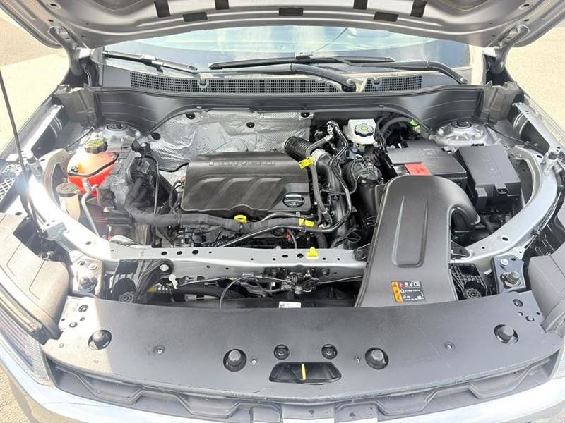 Used 2024 Chevrolet Trax LS w/ Driver Confidence Package FWD image 9