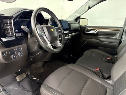 Used 2025 Chevrolet Silverado 1500 LT RWD image 22