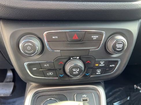 Used 2018 Jeep Compass Latitude w/ Popular Equipment Group image 35