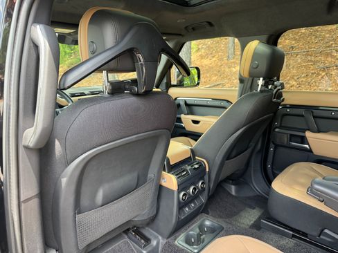 Used 2025 Land Rover Defender 130 V8 AWD/4WD image 51