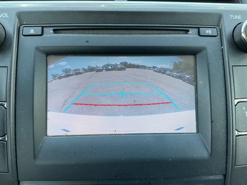 Used 2016 Toyota Camry SE FWD image 23