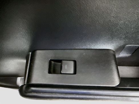 Used 2023 Toyota Highlander XLE FWD image 31