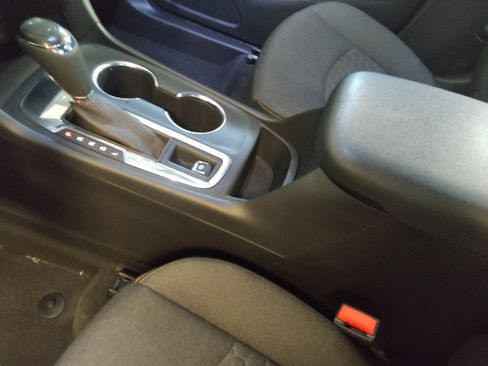 Used 2021 Chevrolet Equinox LT image 26