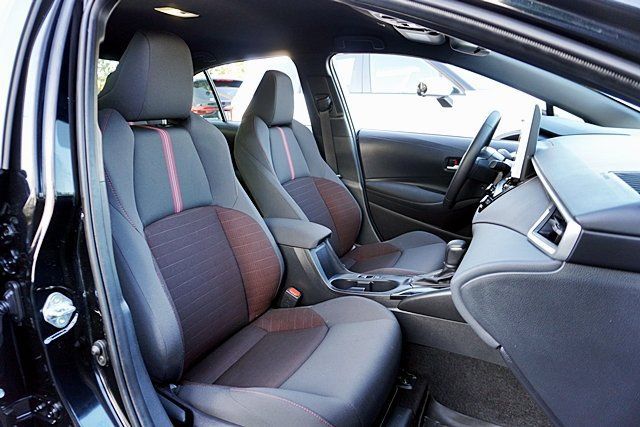 Used 2026 Toyota Corolla SE w/ SE Package FWD image 19
