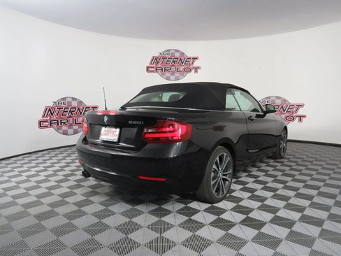 Used 2017 BMW 230i Convertible image 5