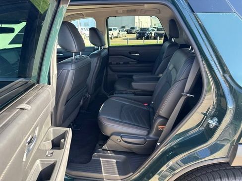 Used 2023 Nissan Pathfinder Platinum AWD/4WD image 26