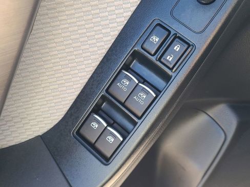 Used 2017 Subaru Forester 2.5i Premium w/ All-Weather Package image 30