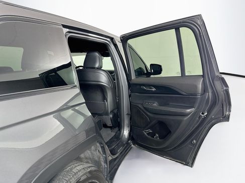Used 2025 Jeep Grand Cherokee Altitude AWD/4WD image 29