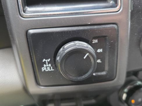 Used 2018 Ford F250 XLT w/ Snow Plow Prep Package AWD/4WD image 16
