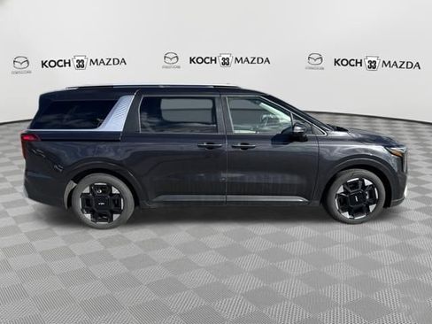 Used 2025 Kia Carnival EX image 8