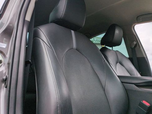 Used 2021 Toyota Camry XLE FWD image 31