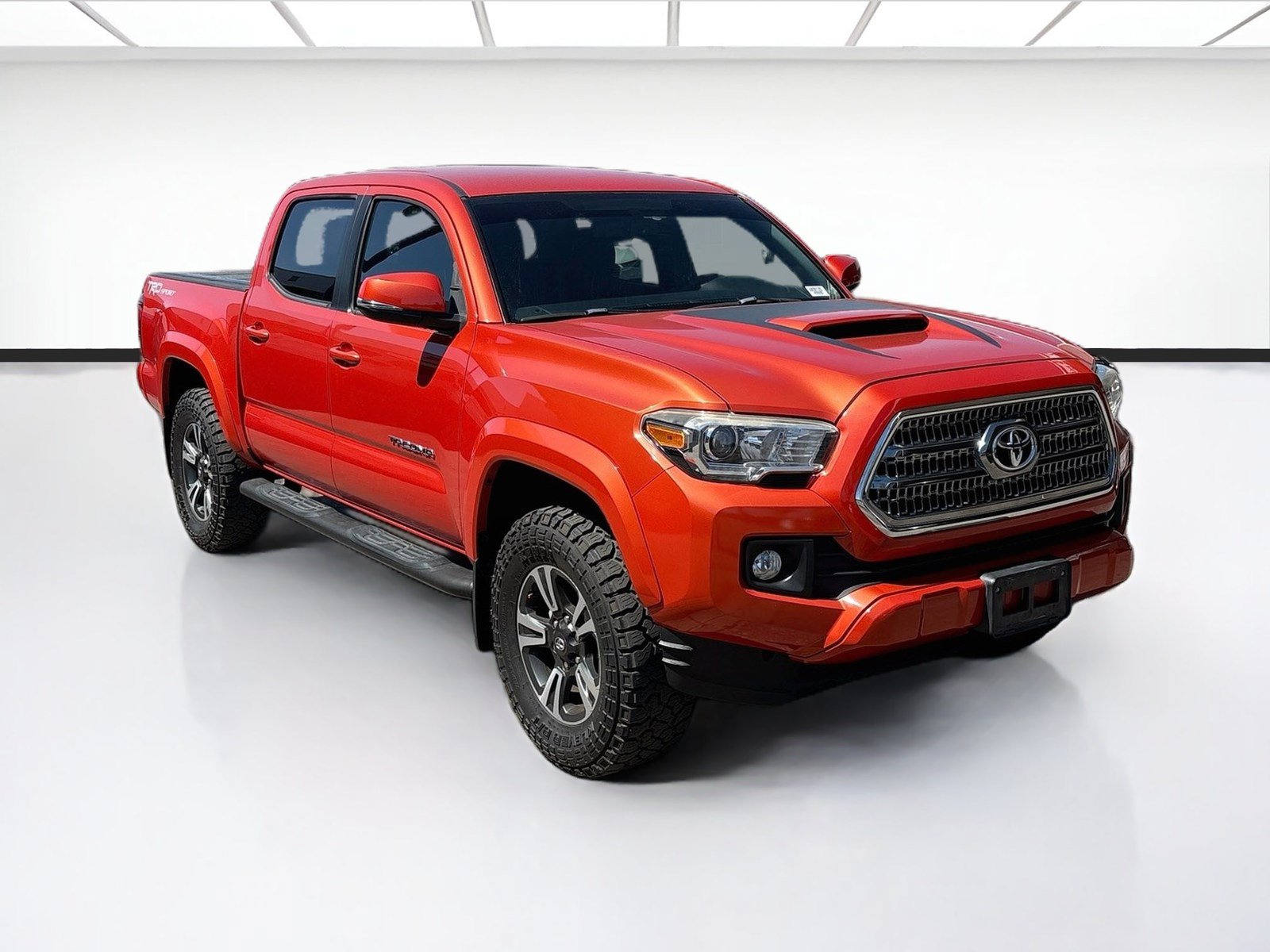 Used 2016 Toyota Tacoma TRD Sport w/ Towing Package RWD image 3