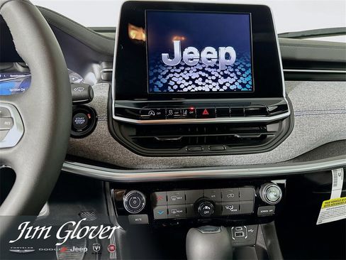 New 2026 Jeep Compass Latitude image 30