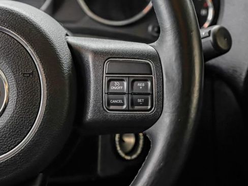 Used 2015 Jeep Wrangler Unlimited Sahara image 34