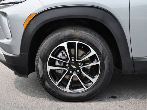 Used 2025 Chevrolet TrailBlazer LT AWD/4WD image 4