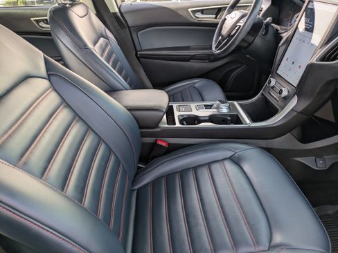 Used 2022 Ford Edge SEL w/ Sport Appearance Package image 12