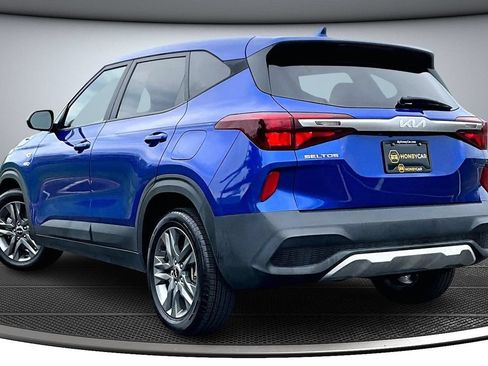 Used 2023 Kia Seltos LX AWD/4WD image 4