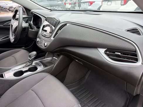 Used 2023 Chevrolet Malibu LT FWD image 18