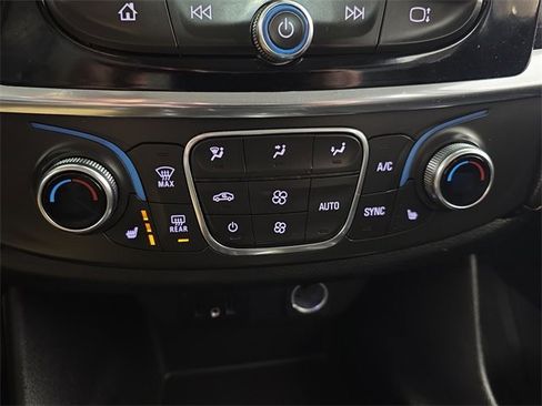 Used 2019 Chevrolet Traverse RS image 15